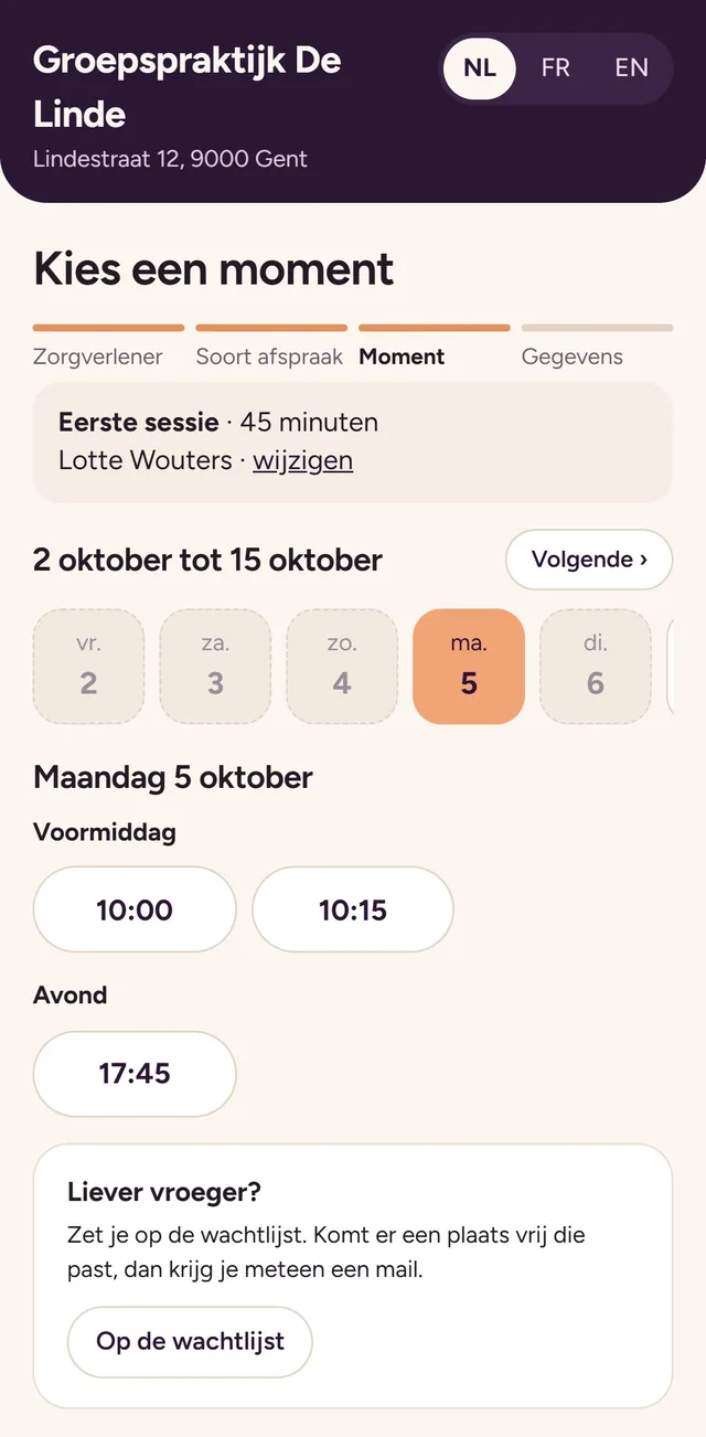 Prise de rendez-vous en ligne sur un smartphone : le patient choisit un jour et une heure chez un prestataire du cabinet. La page existe en néerlandais, en français et en anglais.